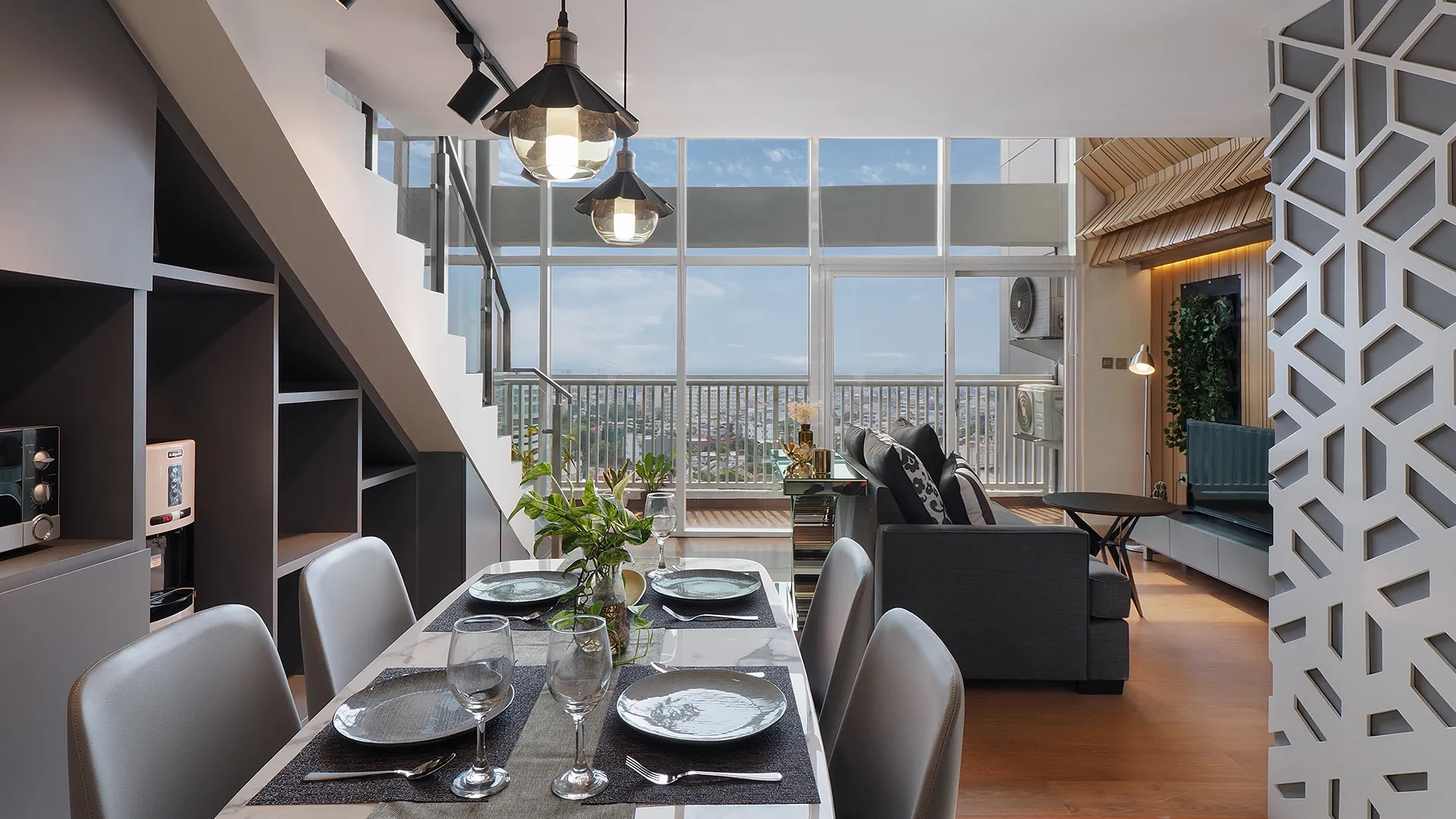 Reiz Junior Suite Dining Room